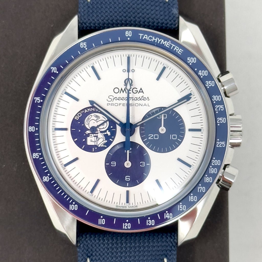 Omega Speedmaster Moonwatch Snoopy 310.32.42.50.02.001