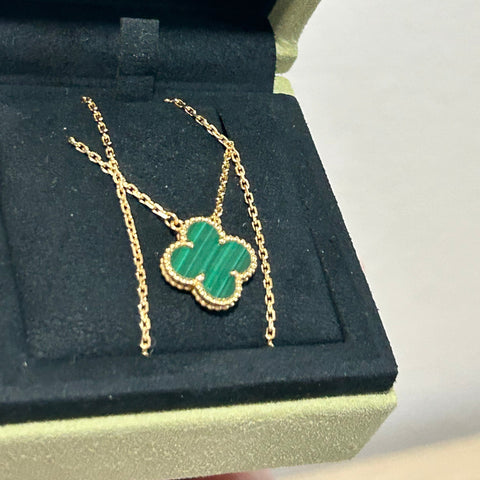 Van Cleef & Arpels Vintage Alhambra Pendant Yellow Gold Malachite Necklace